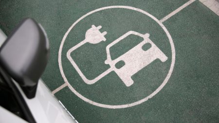 Protégez votre voiture électrique : trouvez l’assurance idéale pour rouler sereinement !