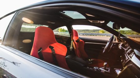 Pourquoi le siège baquet est indispensable en compétition automobile&nbsp;?